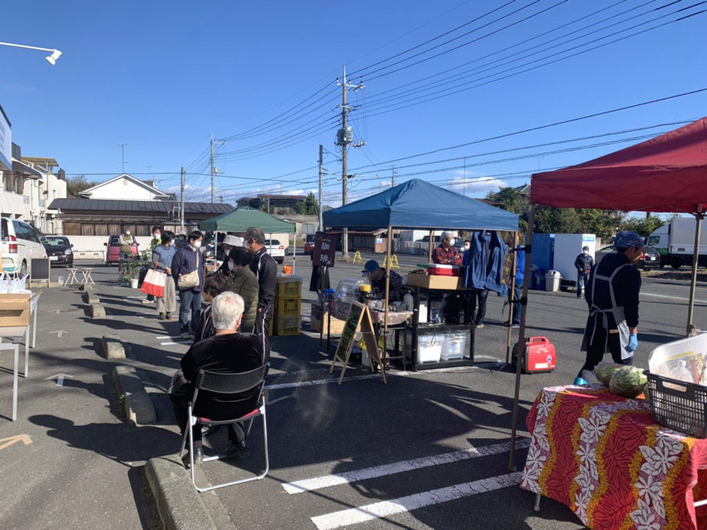 石井新聞マルシェ開店前の準備です♪